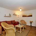 Poststrasse 32a 03 *